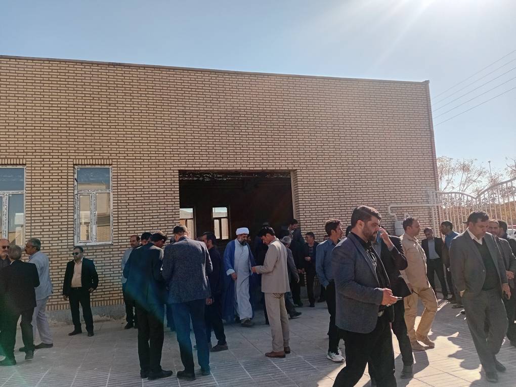 استاندار خراسان جنوبی از سالن اجتماعات کتابخانه عمومی شهید انصاری بازدید کرد