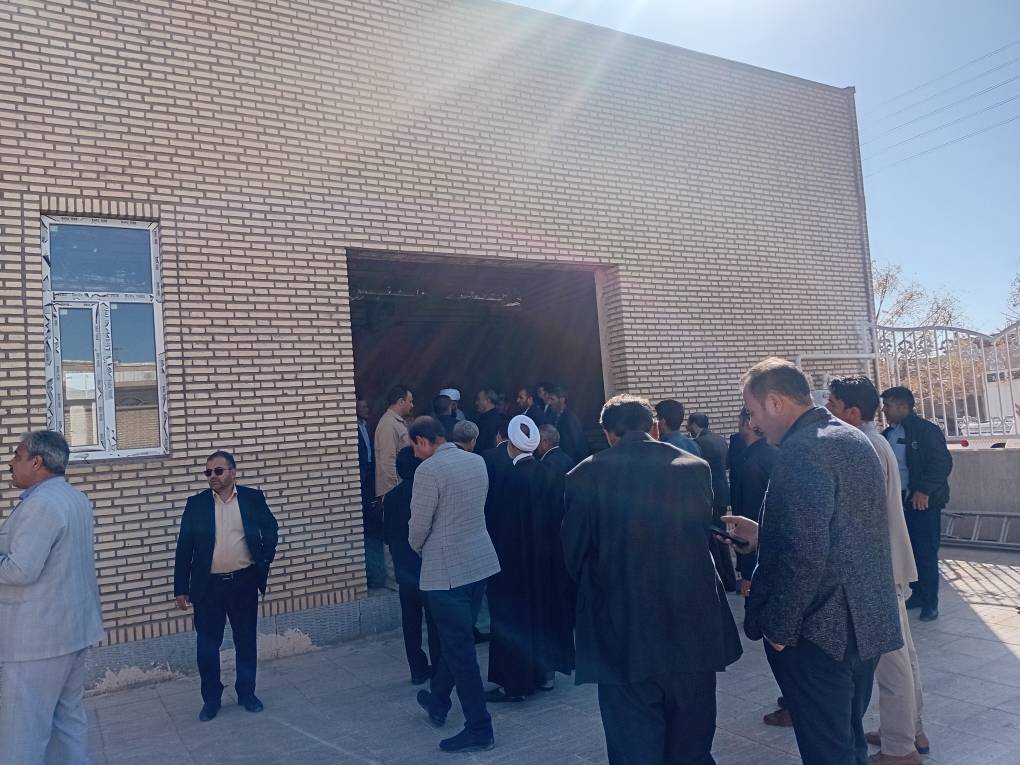 استاندار خراسان جنوبی از سالن اجتماعات کتابخانه عمومی شهید انصاری بازدید کرد