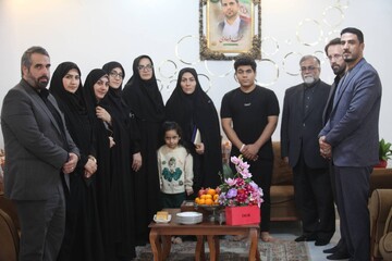 دیدار دبیرکل نهاد با خانواده شهید محمد فرهادی