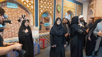 بازدید دبیرکل نهاد از کتابخانه مرکزی خرم‌آباد