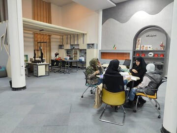 بازدید دبیرکل نهاد از کتابخانه مرکزی خرم‌آباد