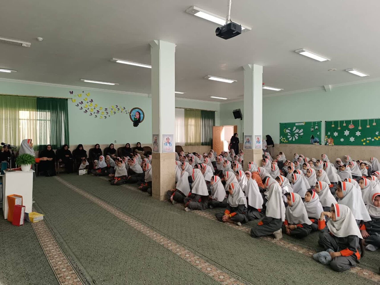 زنگ کتابخوانی در مدرسه خلیج‌ فارس شهرستان بهاباد نواخته شد