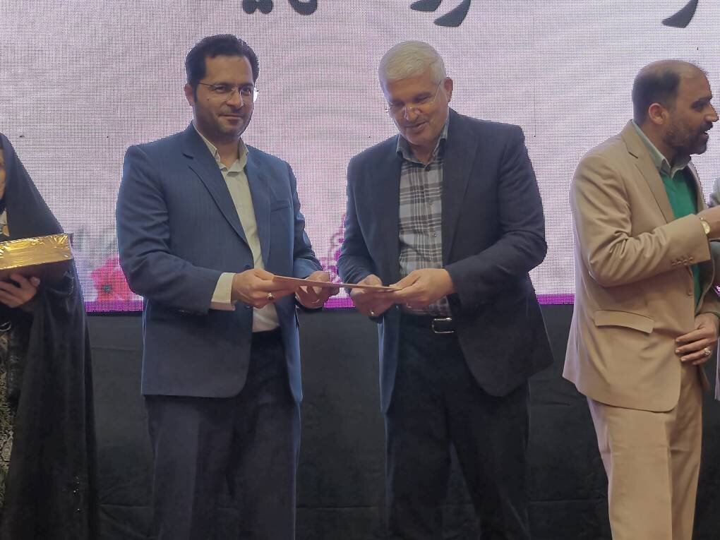 نقش کتاب و مطالعه، در توسعه آرامش و تربیت نسل آینده قطعی است