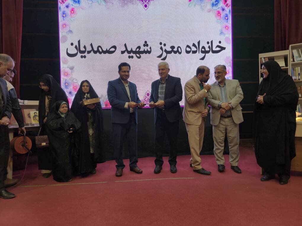 نقش کتاب و مطالعه، در توسعه آرامش و تربیت نسل آینده قطعی است