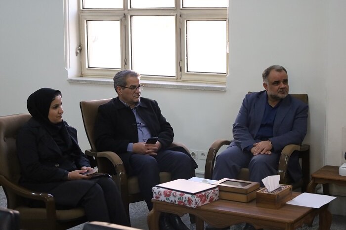 دیدار مدیرکل کمیته امداد استان با مدیرکل کتابخانه‌های عمومی آذربایجان‌ غربی