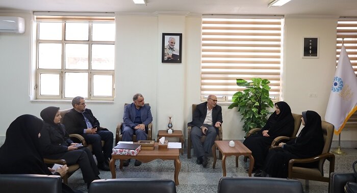 دیدار مدیرکل کمیته امداد استان با مدیرکل کتابخانه‌های عمومی آذربایجان‌ غربی