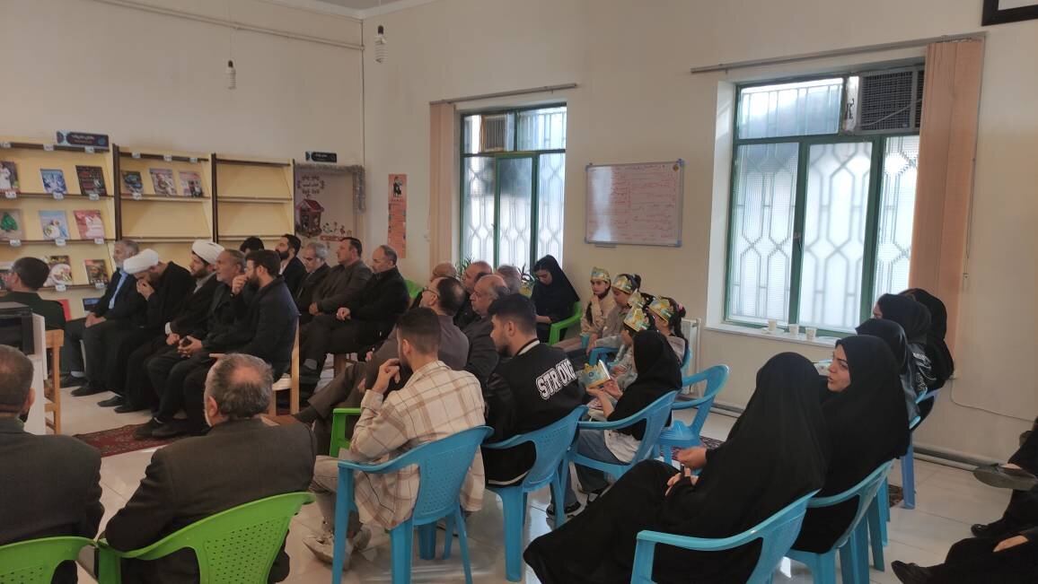آیین  گرامیداشت روز کتاب، کتابخوانی و کتابدار در کتابخانه عمومی «گنج دانش» شهر قوشچی برگزار شد