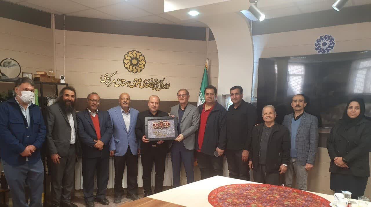 پلی میان کتاب و زندگی به میزبانی کتابخانههای عمومی استان مرکزی