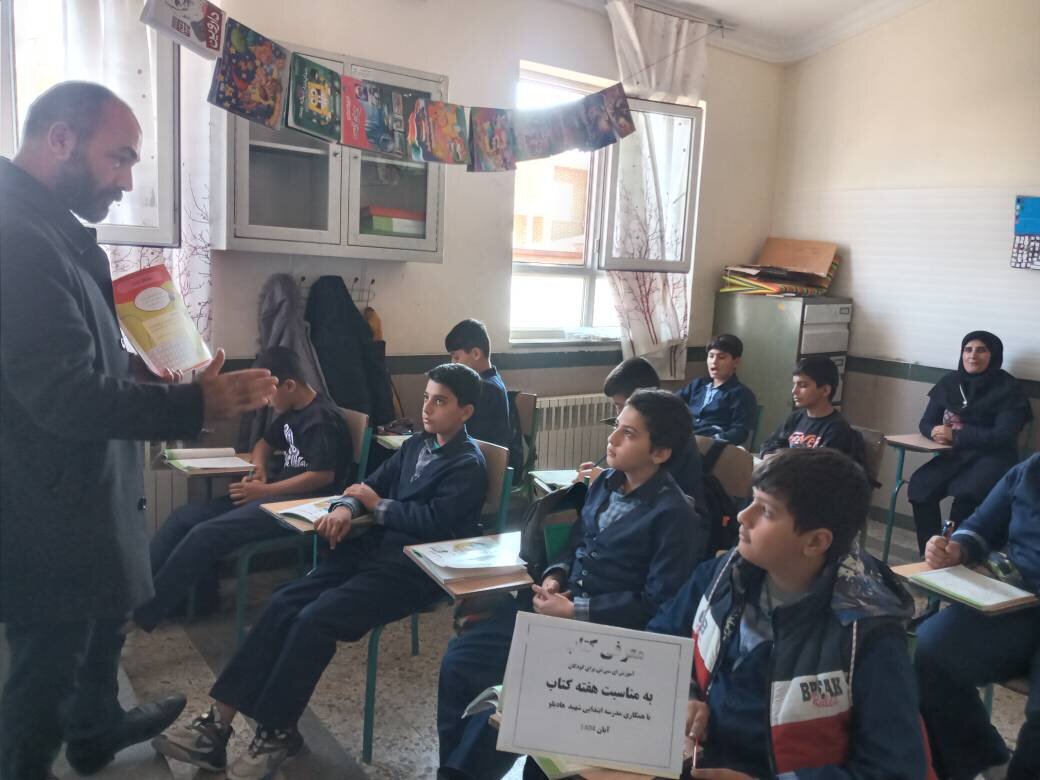 لحظات شیرین کتابخوانی در کتابخانه‌های عمومی شهرستان ارومیه