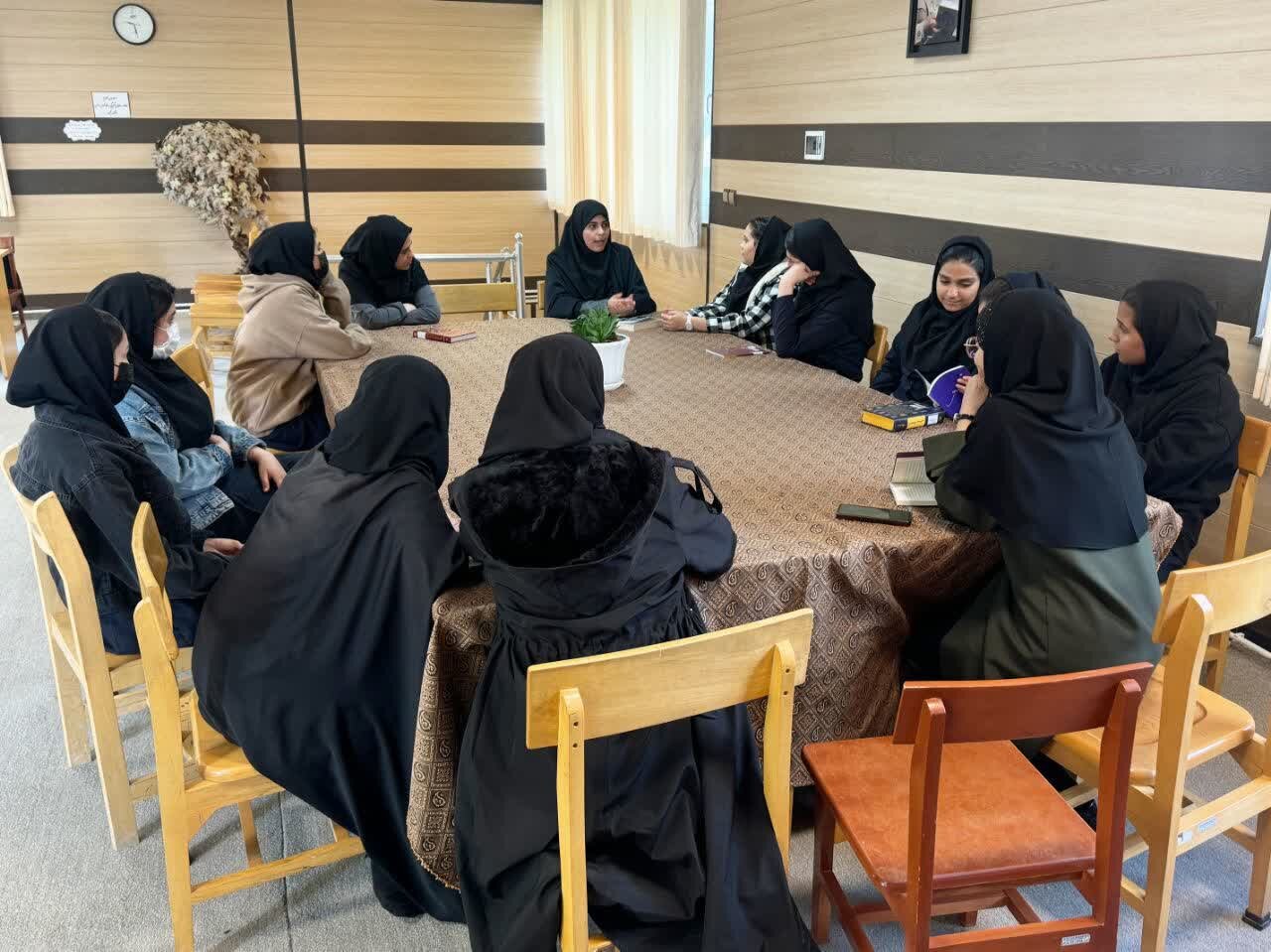 پیوند فرهنگ، هنر و آموزش در کتابخانه‌های عمومی استان مرکزی