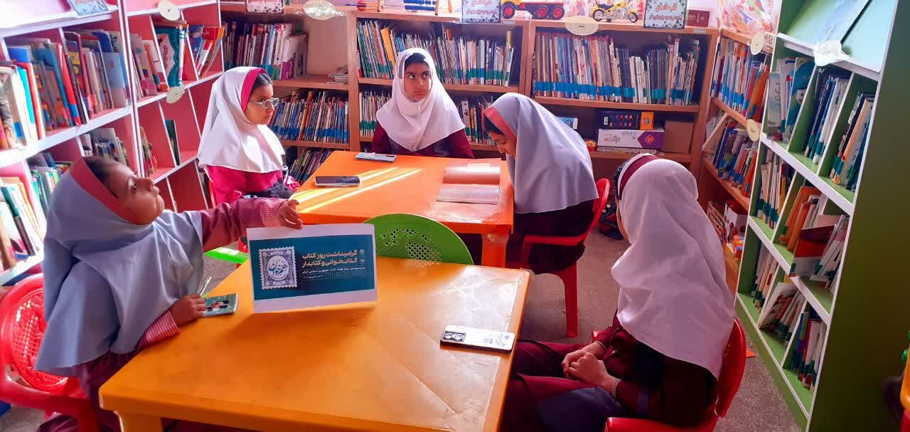 پیوند فرهنگ، هنر و آموزش در کتابخانههای عمومی استان مرکزی