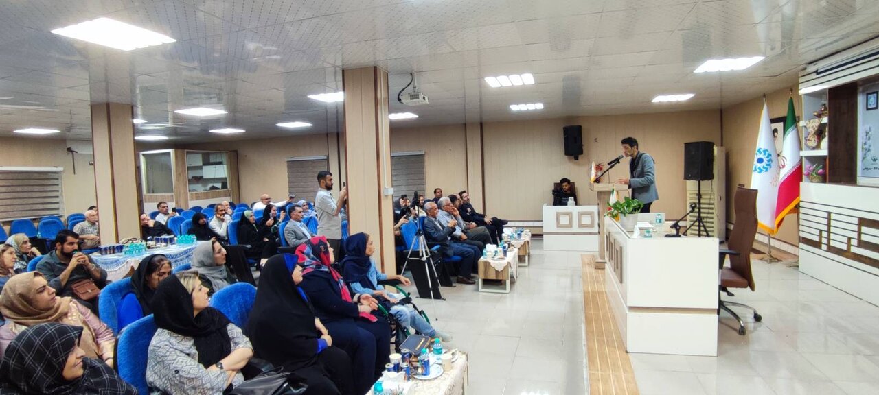 بزرگداشت منصور ضمیری، شاعر فقید هرمزگانی در هفته کتاب برگزار شد