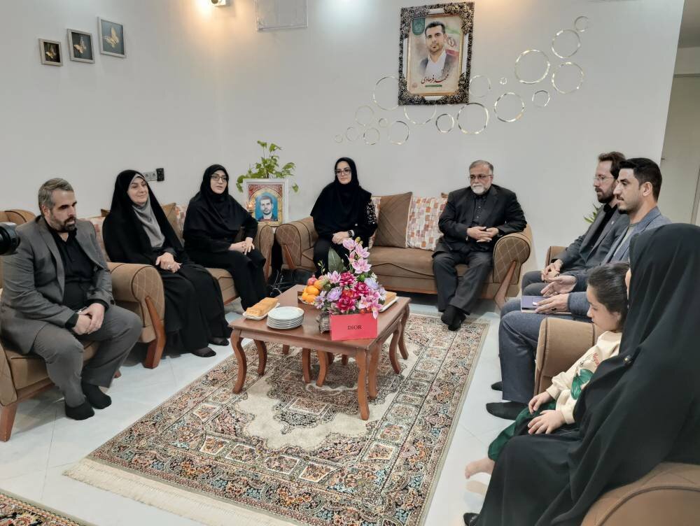 دیدار دبیرکل نهاد با خانواده شهید محمد فرهادی