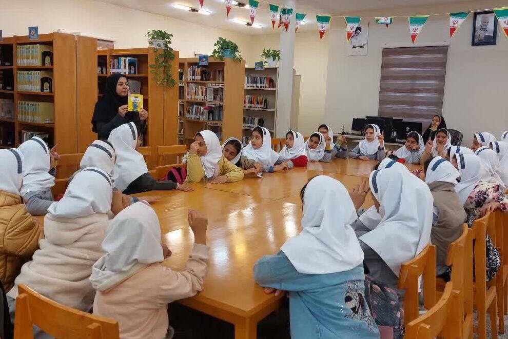 برگزاری پرشور محافل ادبی در کتابخانه‌های عمومی استان مرکزی