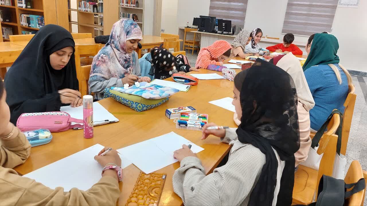 جشنوارهای رنگارنگ از فرهنگ، آموزش و خلاقیت در کتابخانههای عمومی استان مرکزی