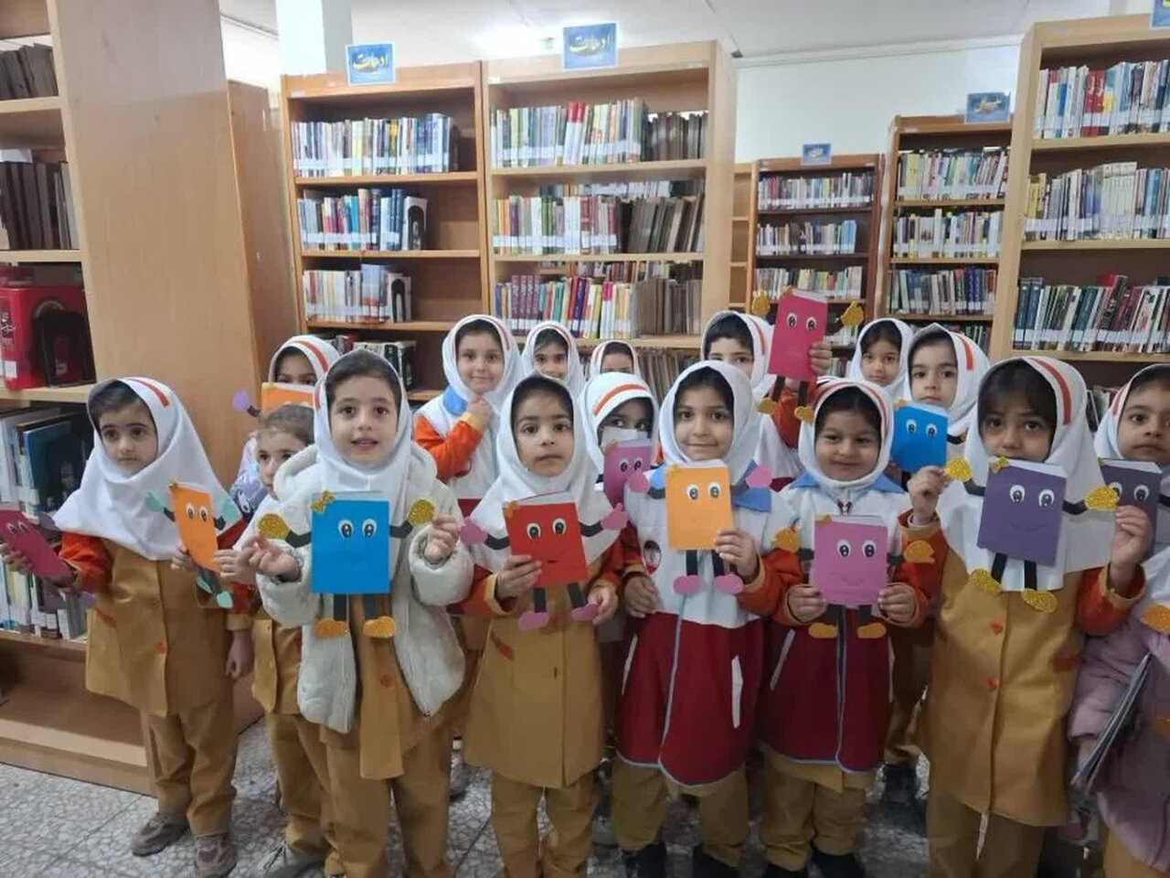 جشنوارهای رنگارنگ از فرهنگ، آموزش و خلاقیت در کتابخانههای عمومی استان مرکزی