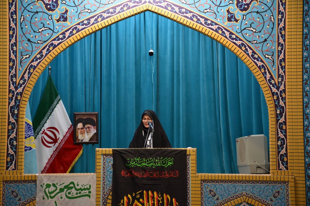 سخنرانی مدیرکل کتابخانه‌های عمومی کرمانشاه پیش از خطبه‌های نماز جمعه