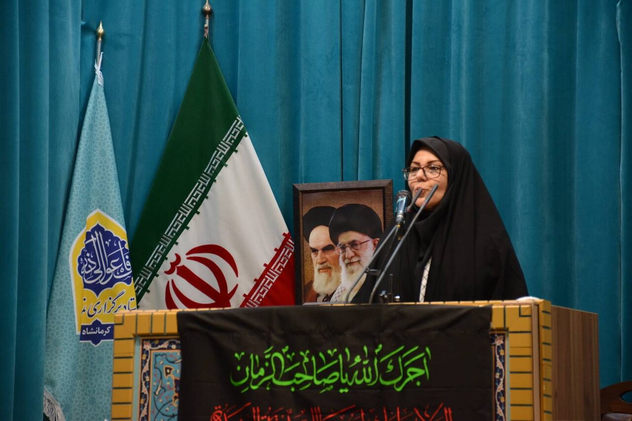 سخنرانی مدیرکل کتابخانه‌های عمومی کرمانشاه پیش از خطبه‌های نماز جمعه