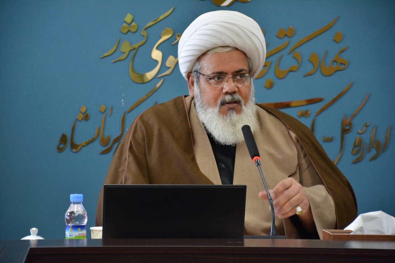 تبیین سیره حضرت فاطمه زهرا(س) و نقش آن در سبک زندگی اسلامی در آیین عزاداری اداره‌کل کتابخانه‌های عمومی کرمانشاه