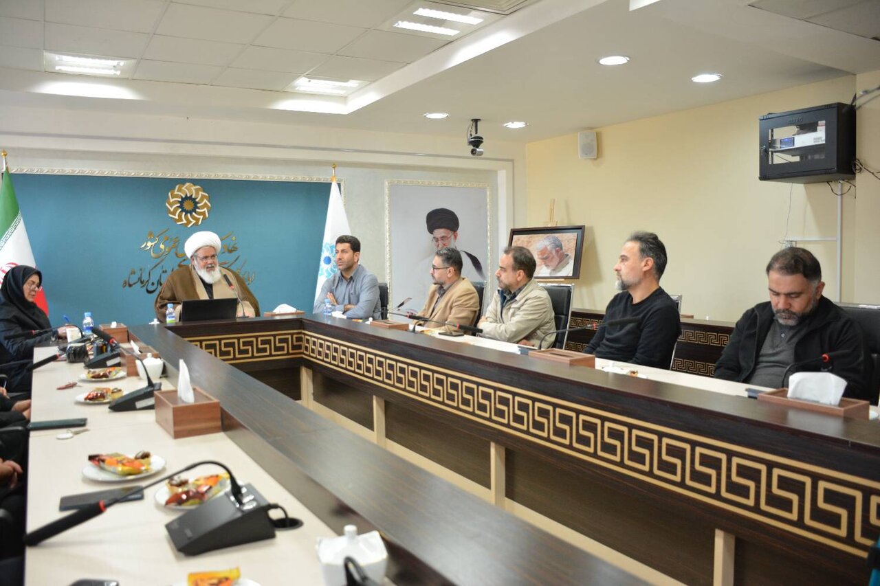 تبیین سیره حضرت فاطمه زهرا(س) و نقش آن در سبک زندگی اسلامی در آیین عزاداری ادارهکل کتابخانههای عمومی کرمانشاه