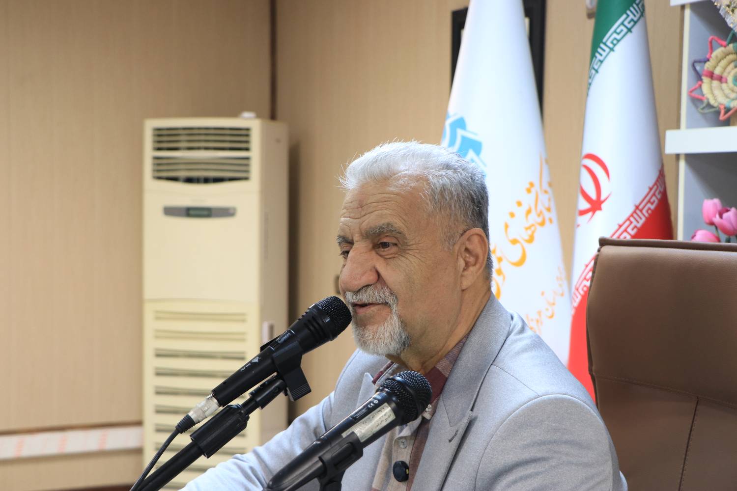 آئین رونمایی از کتاب «بازی و شعرهای محلی» برگزار شد