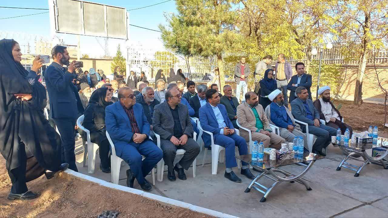 افتتاح پروژه بازطراحی کتابخانه عمومی «محمد جمعه» اسدآباد نیمبلوک