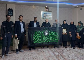 مدیرکل و کارکنان کتابخانه‌های عمومی فارس، با پدر شهید معصومه کرباسی دیدار کردند