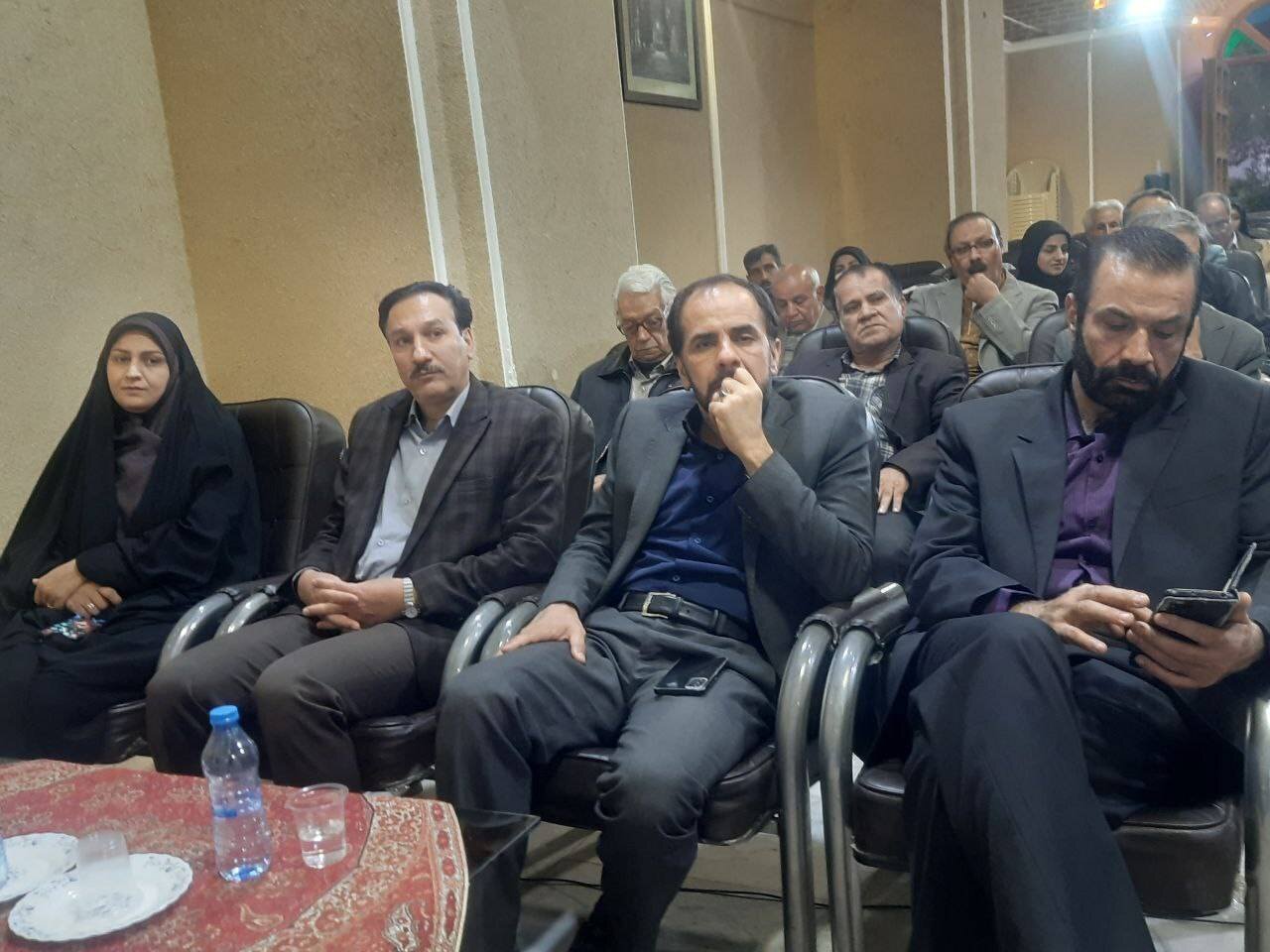 محفل ادبی استان کرمان با عنوان «ترنم کتاب» برگزار شد