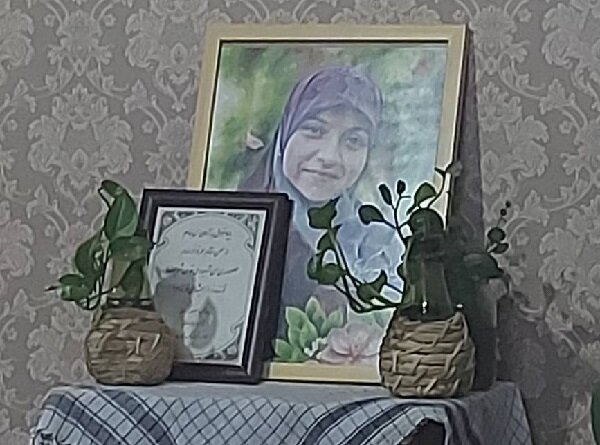 مدیرکل و کارکنان کتابخانه‌های عمومی فارس، با پدر شهید معصومه کرباسی دیدار کردند