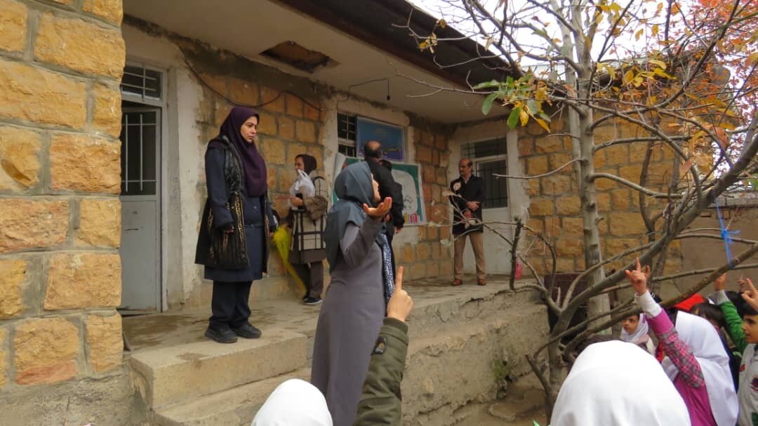 هفته کتاب در ماکو؛ از حضور فرماندار تا اجرای طرح «کتابستان مدرسه»