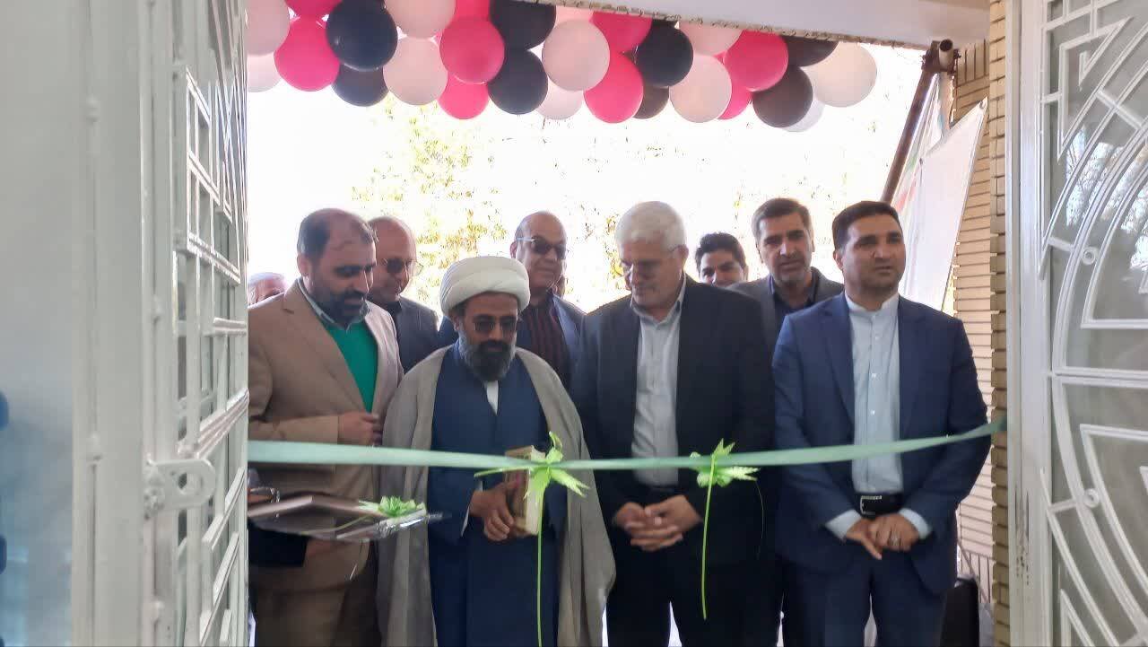 افتتاح پروژه بازطراحی کتابخانه عمومی «محمد جمعه» اسدآباد نیمبلوک