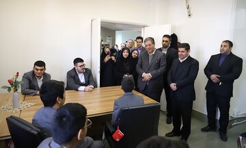 بازدید استاندار آذربایجان غربی از کتابخانه مرکزی استان