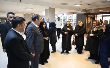 بازدید استاندار آذربایجان غربی از کتابخانه مرکزی استان