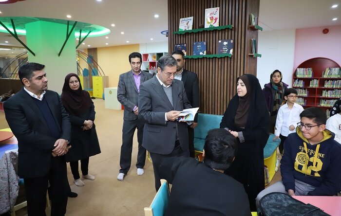بازدید استاندار آذربایجان غربی از کتابخانه مرکزی ارومیه