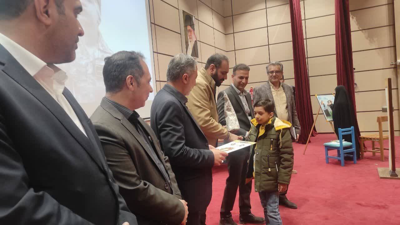 آیین تقدیر از کتابخوانان برتر کودک و نوجوان استان اصفهان در نجفآباد برگزار شد