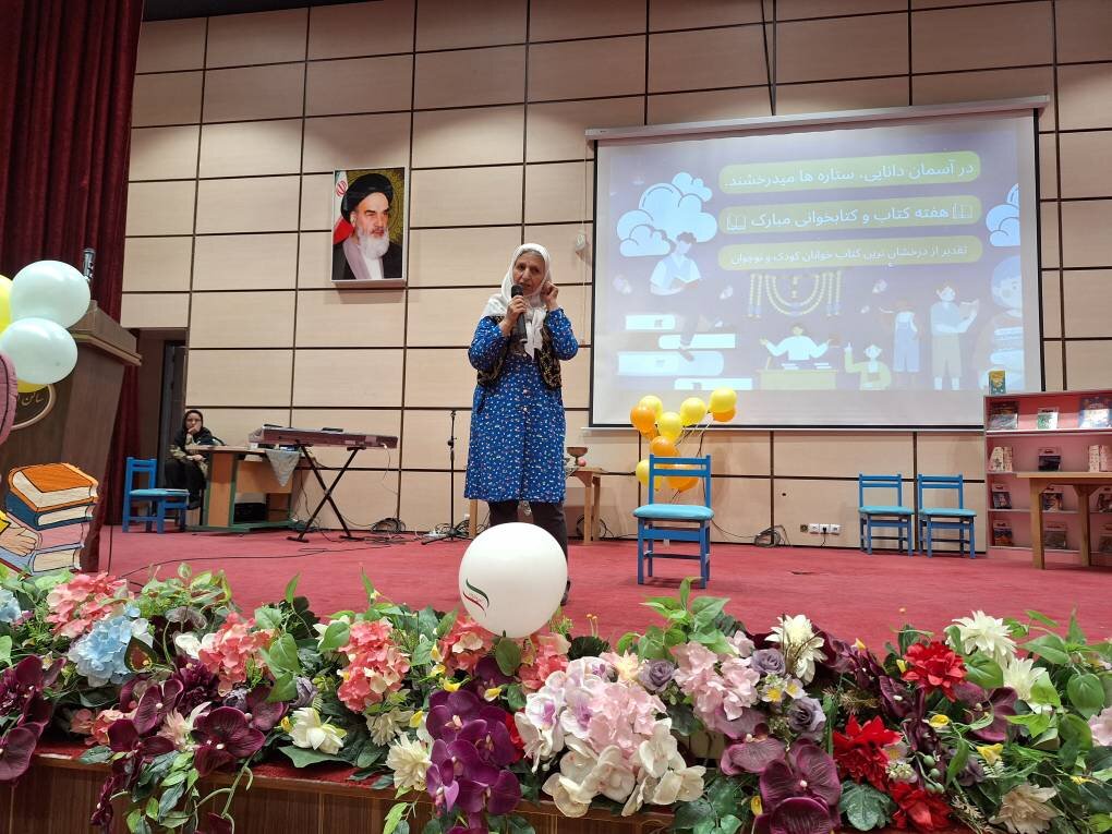 آیین تقدیر از کتابخوانان برتر کودک و نوجوان استان اصفهان در نجفآباد برگزار شد