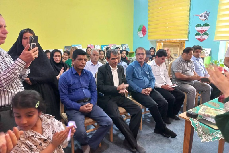 کتاب «وقتی برای برگشت نیست» در روستای سمل رونمایی شد