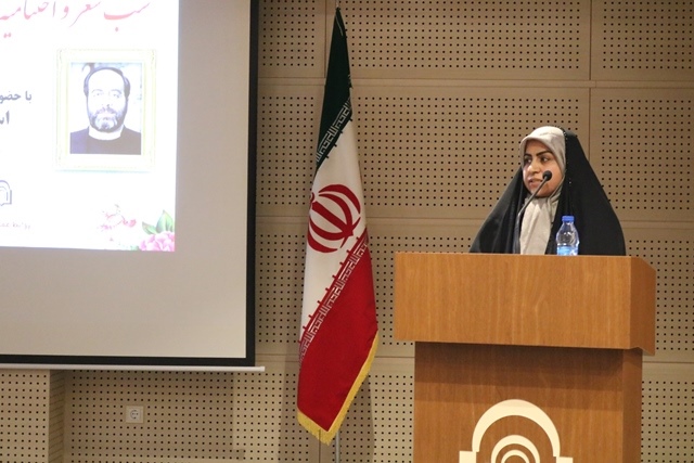 هویت فرهنگی ایران، با جریان ادبیات و شعر پیوند ناگسستنی دارد