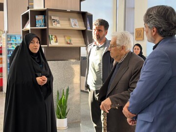 بازدید پروفسور ثبوتی چهره ماندگار فیزیک ایران از کتابخانه سیدافضل موسوی زنجان