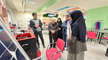 بازدید پروفسور ثبوتی چهره ماندگار فیزیک ایران از کتابخانه سیدافضل موسوی زنجان