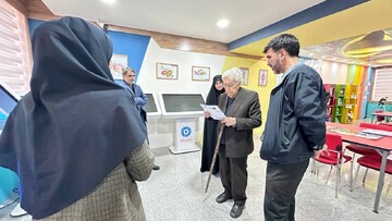 بازدید پروفسور ثبوتی چهره ماندگار فیزیک ایران از کتابخانه سیدافضل موسوی زنجان