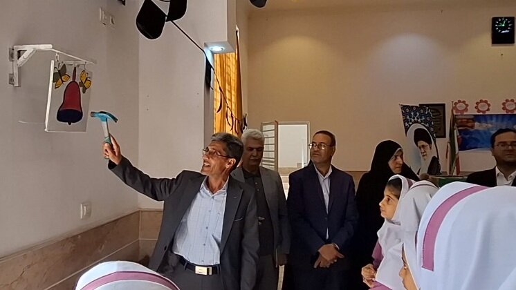 زنگ کتاب و کتابخوانی در مدارس شهرستان رفسنجان نواخته شد