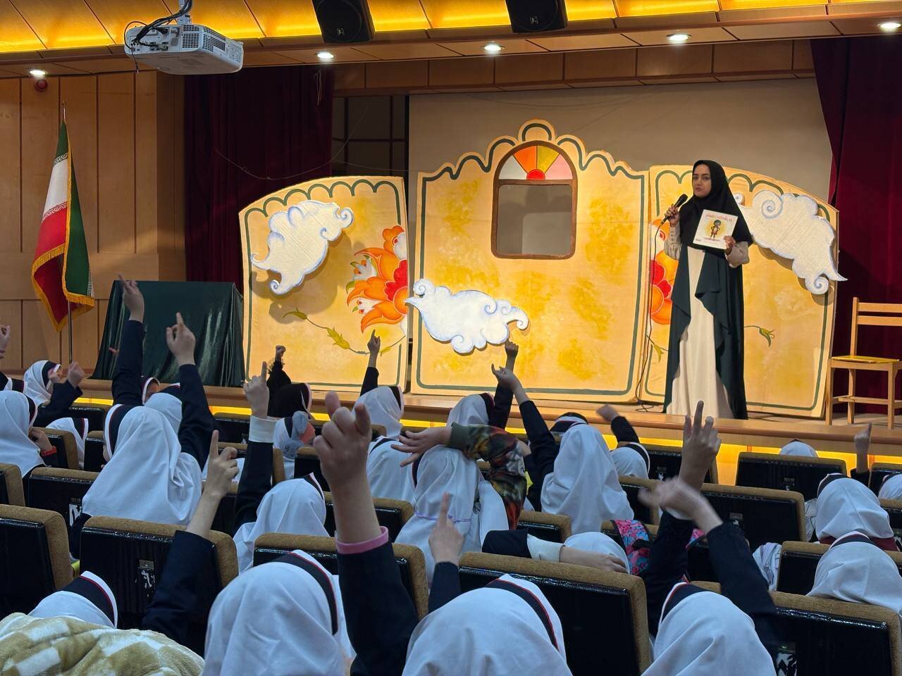 شهرستان زنجان در هفته کتاب، میزبان جشنهای دانایی و خلاقیت شد