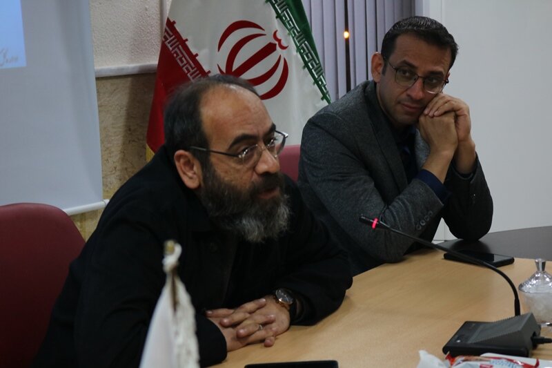 جایگاه اصلی انجام فعالیت‌های مرتبط با حوزه ادبیات، کتابخانه‌های عمومی هستند