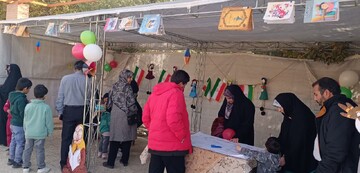 ارائه خدمات فرهنگی غرفه کتابخانه‌ عمومی حضرت زهرا(س)، در همایش پیاده روی شهرحمیدیا