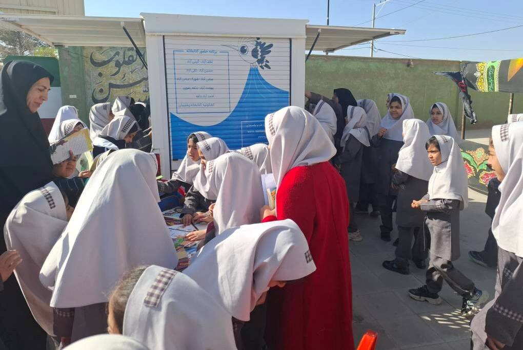 آغاز طرح «روستا به روستا با کتاب» در کریم‌آباد علیا شهرستان رفسنجان