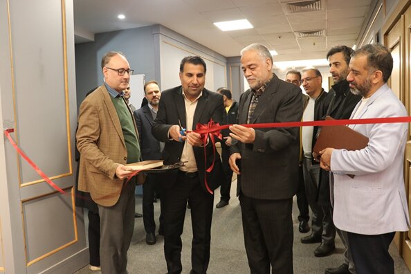 نمایشگاه «تهمتنان» در نگارخانه کتابخانه مرکزی امام خمینی(ره) مشهد