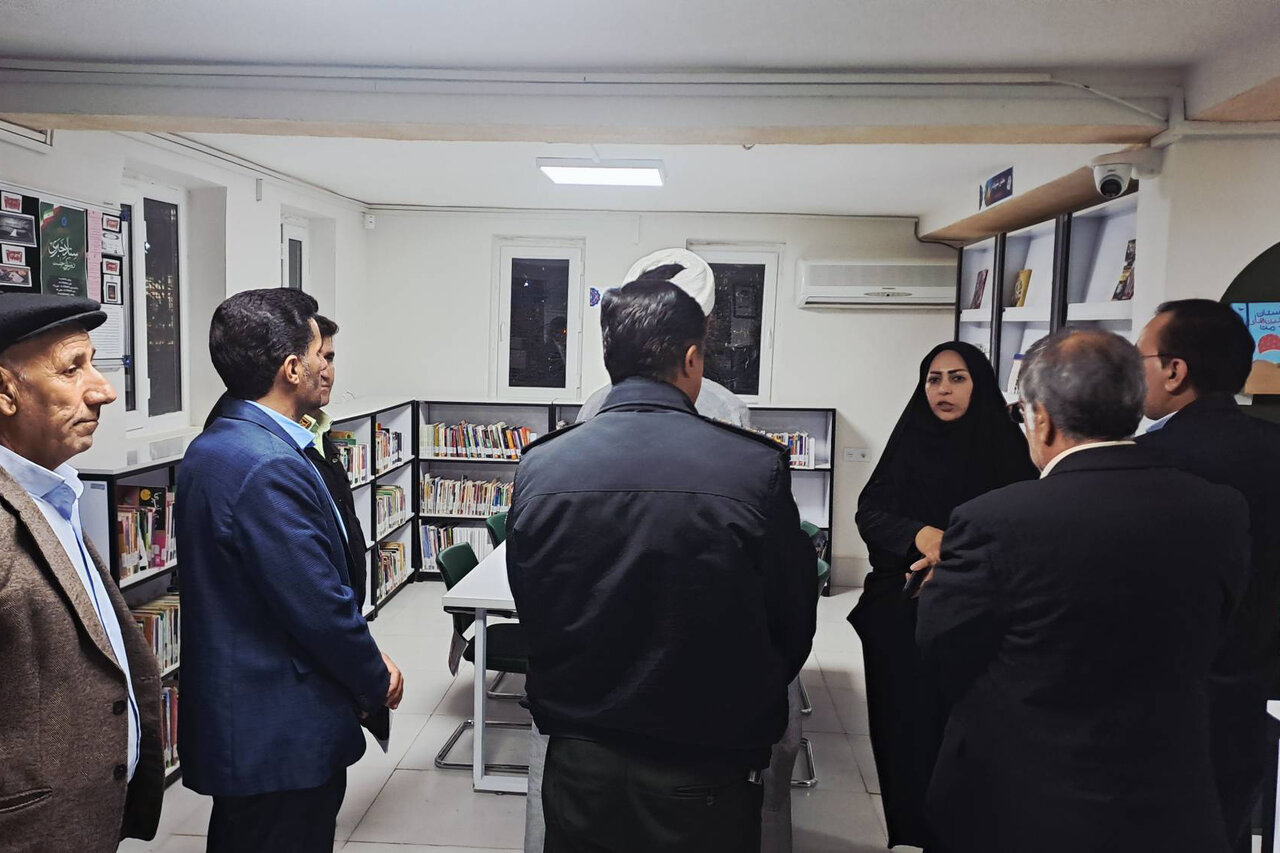 بازدید مسئولان استانی از کتابخانه پروین اعتصامی