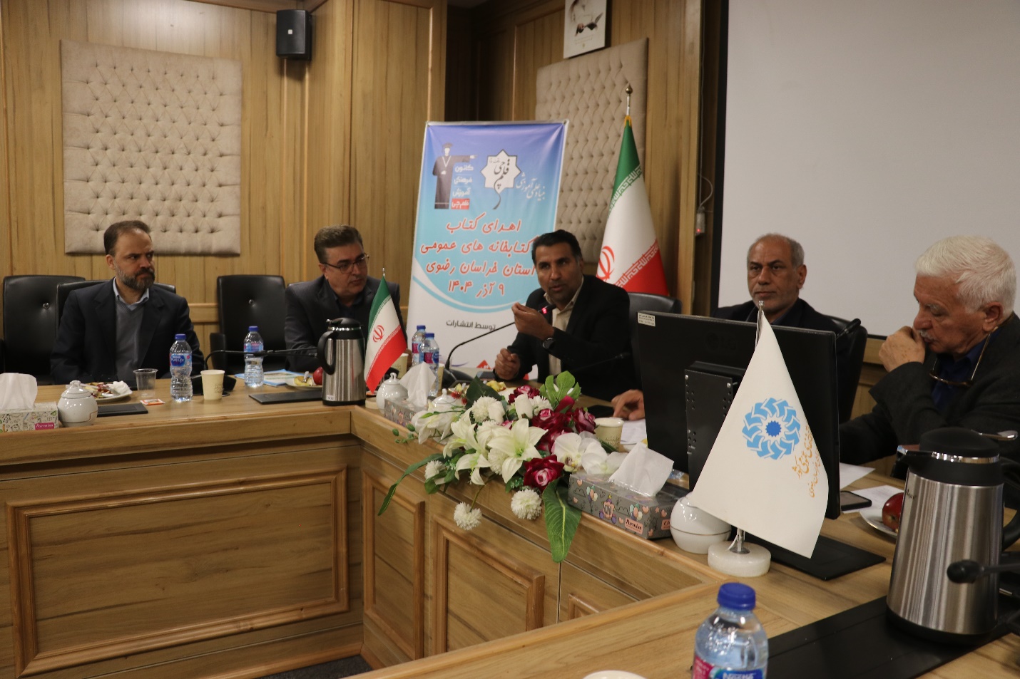 نشست سرپرست ادارهکل کتابخانههای عمومی استان خراسان رضوی با مسئولان قلمچی