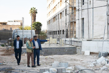 بازدید مدیرکل کتابخانه های عمومی فارس از کتابخانه پروژه کتابخانه شیراز